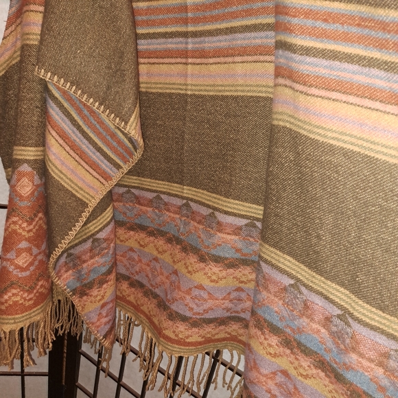 Tribal Poncho/Vest With Pockets - Picture 7 of 11